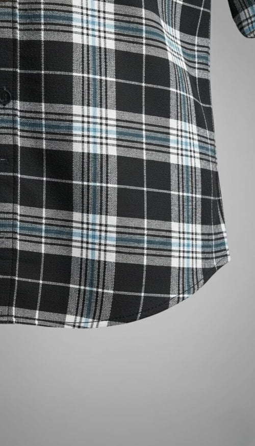 Men’s Blue & White Checkered Long-Sleeve Shirt